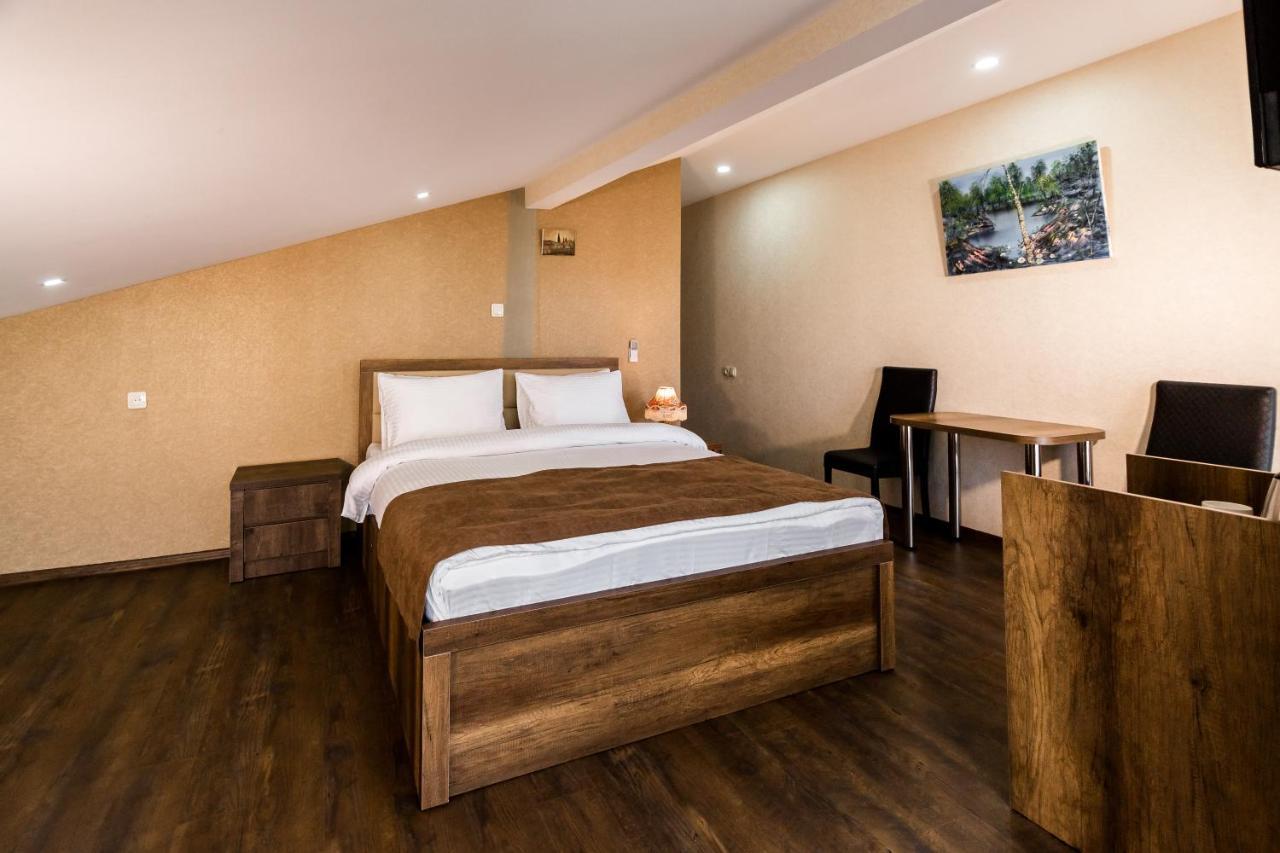 George Hotel Тбилиси Екстериор снимка