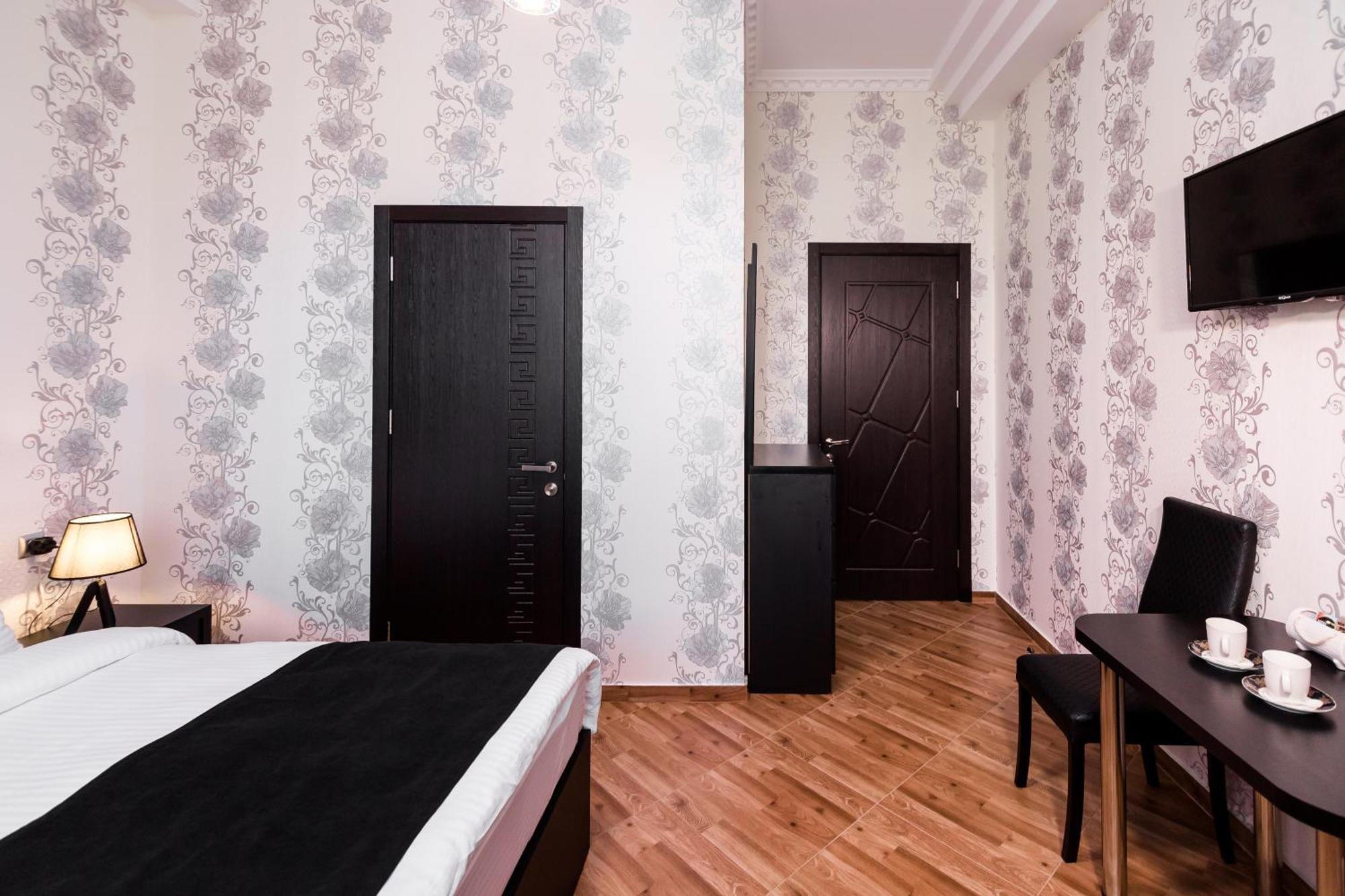 George Hotel Тбилиси Екстериор снимка